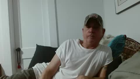 Snapshot of pirate334 chatting on 05/19/26, 12:27 pirate334 online show from 05/19/26, 12:27