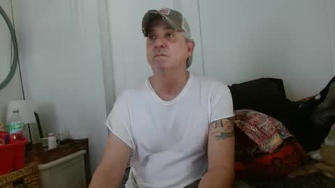 Snapshot of pirate334 chatting on 05/19/26, 05:08 pirate334 online show from 05/19/26, 05:08