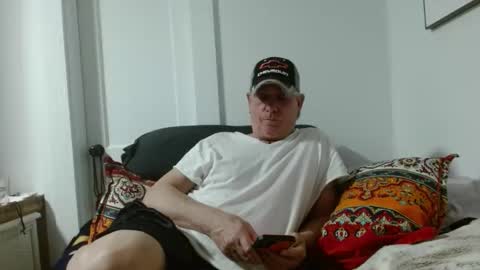 Snapshot of pirate334 chatting on 05/27/26, 01:35 pirate334 online show from 05/27/26, 01:35