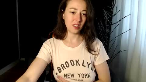 piscesgirl06 online show from 10/18/25, 05:10