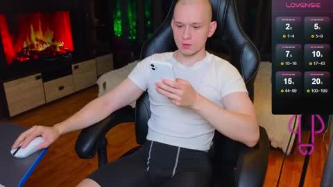 STRONGBEAUTY online show from 01/03/25, 11:23