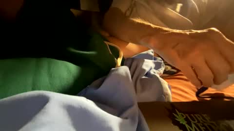 whom like be watching.i online show from 09/23/25, 09:07