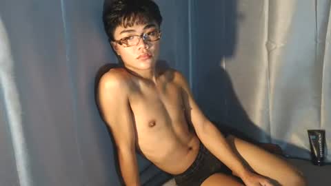 Snapshot of pixie_hugecock chatting on 07/12/26, 05:15 jay online show from 07/12/26, 05:15