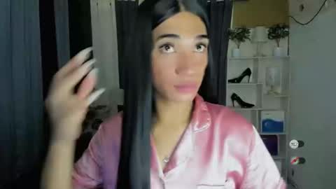 Snapshot of pixiedoll_ chatting on 02/22/26, 09:19 pixiedoll_ online show from 02/22/26, 09:19