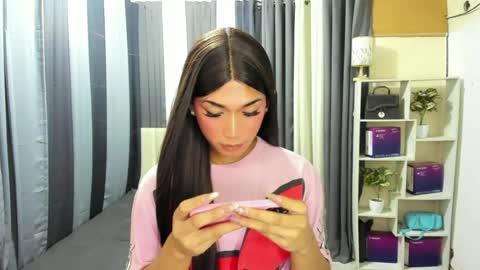 pixiedoll_ online show from 06/29/26, 10:15