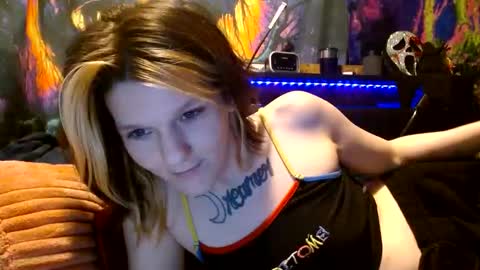 Snapshot of pixiedustslove chatting on 09/12/25, 02:00 Pixie dust online show from 09/12/25, 02:00