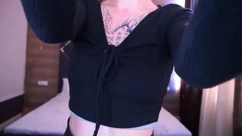 pixiepeachh online show from 09/26/25, 01:04