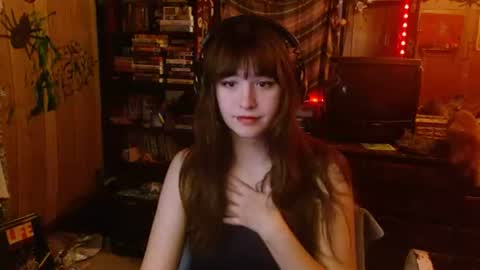 Izzy online show from 12/01/25, 12:48