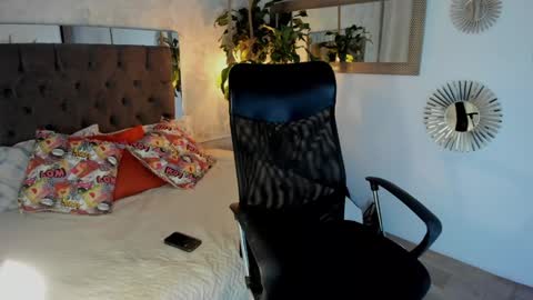 cris online show from 01/31/25, 04:14