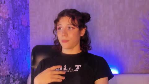 cris online show from 10/29/25, 03:42