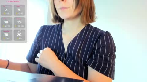Snapshot of pizza_cats chatting on 07/10/26, 12:59 Horny Cats who Want Pizza online show from 07/10/26, 12:59