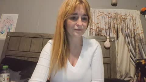 Snapshot of pizzedwife chatting on 06/14/26, 02:20 pizzedwife online show from 06/14/26, 02:20