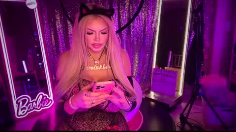 Dumb bimbo fuck doll online show from 01/26/25, 01:41