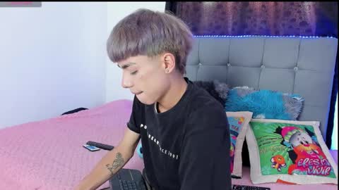 Snapshot of playboy_bunnyy chatting on 10/20/25, 08:53 playboy_bunnyy online show from 10/20/25, 08:53