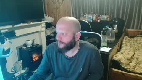 playboy_horny online show from 04/19/26, 12:00