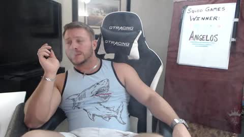 Player online show from 01/12/25, 11:07