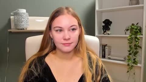 Valeria online show from 12/21/24, 07:35