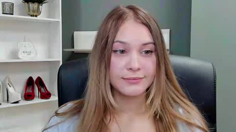Valeria online show from 10/05/25, 01:42