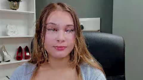 Valeria online show from 10/14/25, 09:04