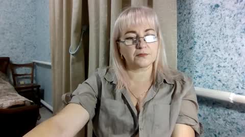 Snapshot of playm3soft chatting on 10/20/25, 06:19 playm3soft online show from 10/20/25, 06:19