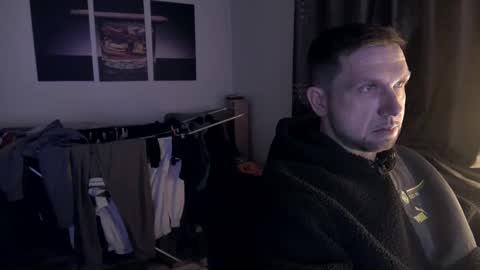 Hello ask me  . Im glad  to see you here in my room. Welcome PVT is open online show from 01/22/25, 06:31