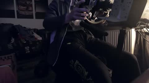 Hello ask me  . Im glad  to see you here in my room. Welcome PVT is open online show from 01/15/26, 05:05