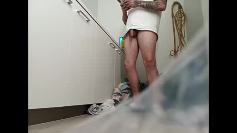 Snapshot of pleasuremypussyyy chatting on 09/16/25, 09:49 X online show from 09/16/25, 09:49