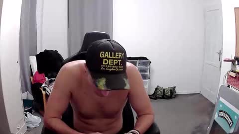 plkrisztian online show from 11/13/25, 04:17