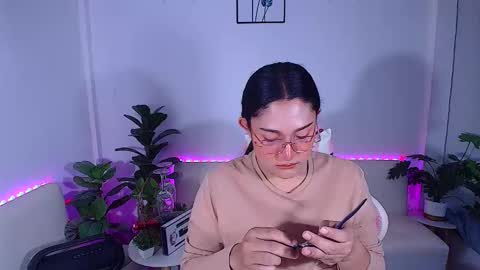 Ploysai online show from 10/21/25, 08:59