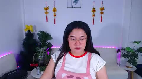 Snapshot of ploysaithailand chatting on 04/21/26, 01:42 Ploysai online show from 04/21/26, 01:42