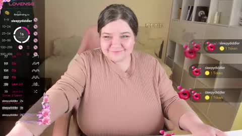 Snapshot of plum_pie__ chatting on 09/26/25, 07:29 Alice online show from 09/26/25, 07:29