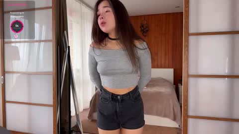 Snapshot of plumybun chatting on 09/21/25, 04:25 Acey online show from 09/21/25, 04:25