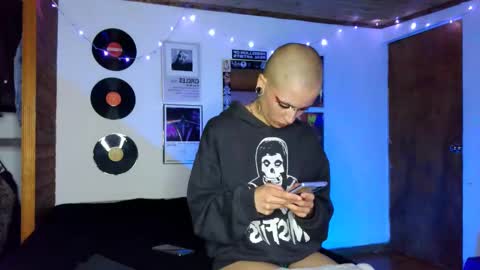   online show from 02/16/25, 10:43