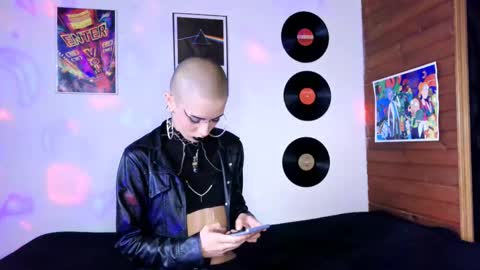   online show from 03/12/25, 08:41