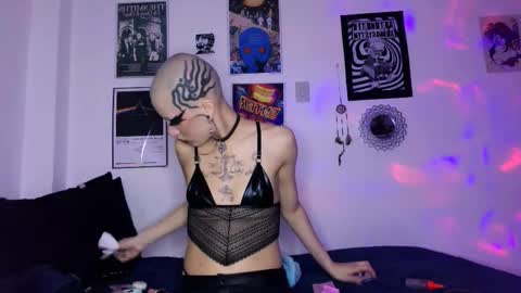    online show from 11/27/25, 02:13