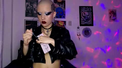    online show from 12/03/25, 11:03