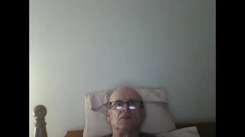 Snapshot of pmb11 chatting on 10/09/25, 04:10 trek 11 online show from 10/09/25, 04:10