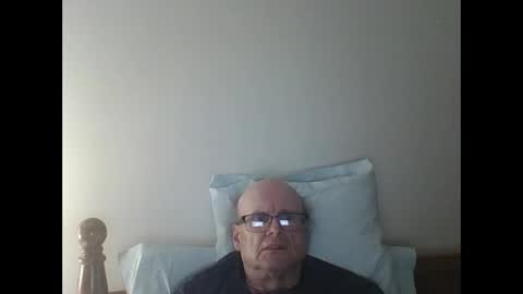 Snapshot of pmb11 chatting on 11/02/25, 04:59 trek 11 online show from 11/02/25, 04:59