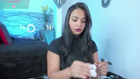 Snapshot of pocahontas921 chatting on 02/19/26, 07:32 Emi online show from 02/19/26, 07:32