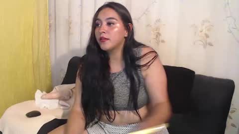 Snapshot of pocahontas_hall chatting on 12/15/24, 02:16 Lily online show from 12/15/24, 02:16