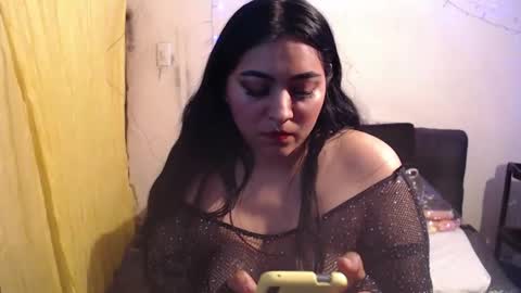 Snapshot of pocahontas_hall chatting on 01/16/25, 05:00 Lily online show from 01/16/25, 05:00