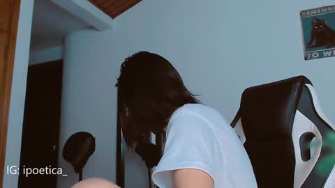 IG ipoetica  online show from 01/18/25, 04:15