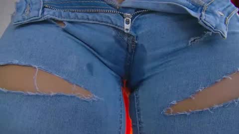 poison_milf_ online show from 11/14/25, 05:06