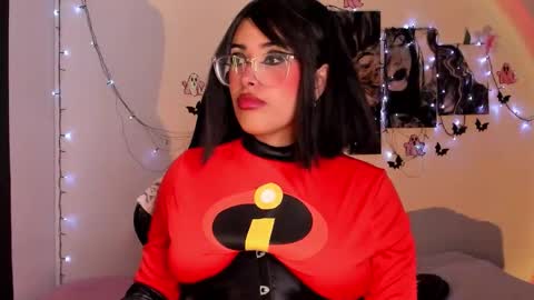 Willow                      Hours 12pm to 630pm Colombian time FRIDAY AND SUNDAY FREE DAYS online show from 10/30/25, 05:35