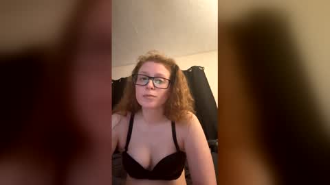 poisonivyy95 online show from 03/09/26, 01:42