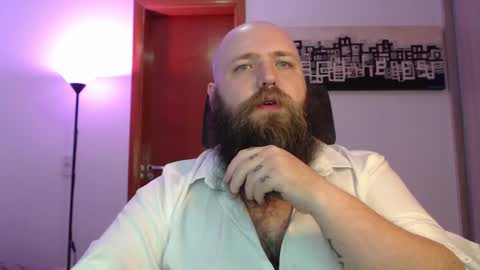 Snapshot of polar_bear91 chatting on 03/11/25, 05:38 Bear online show from 03/11/25, 05:38