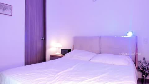 Snapshot of polly_____ chatting on 11/01/25, 12:12 Polly online show from 11/01/25, 12:12