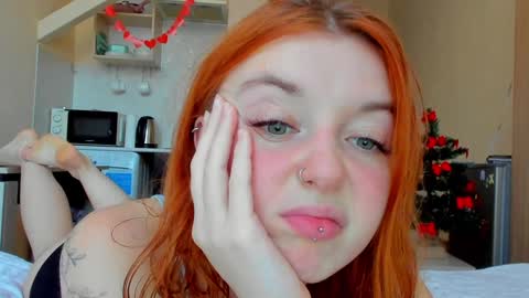 Snapshot of polly_luna chatting on 12/02/24, 11:23 Polly online show from 12/02/24, 11:23