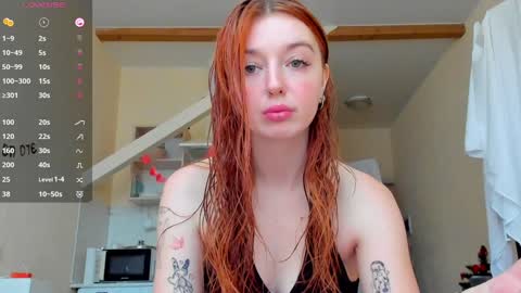 Snapshot of polly_luna chatting on 12/09/24, 12:19 Polly online show from 12/09/24, 12:19