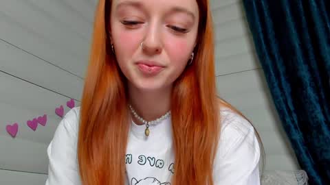 Snapshot of polly_luna chatting on 01/20/25, 07:46 Polly online show from 01/20/25, 07:46